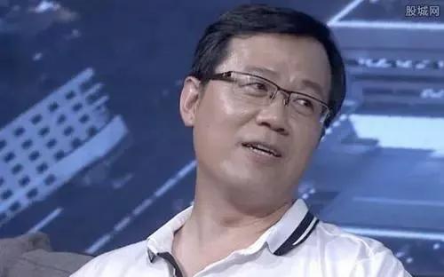 中国第一狗仔卓伟去哪里了,内地第一狗仔卓伟个人资料