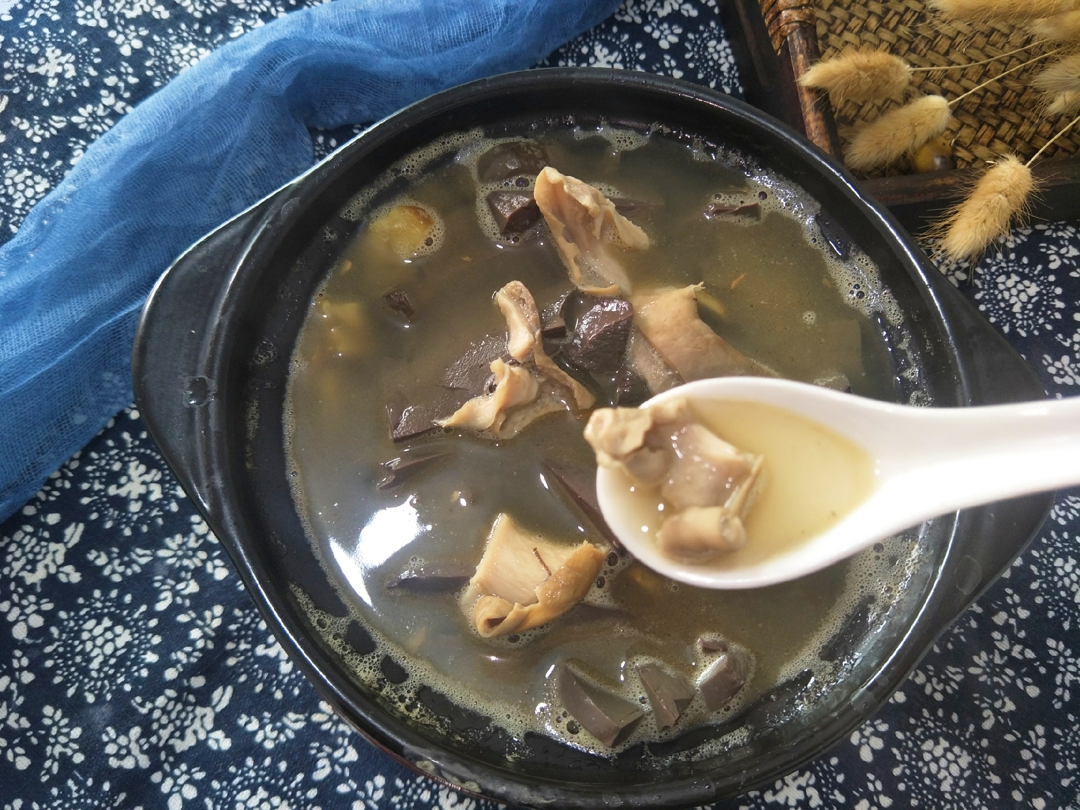 猪肚鸡汤的做法猪肚要焯水吗,猪肚包鸡猪肚要不要焯水