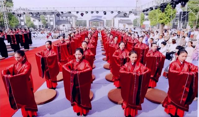 花季少女18岁成人礼，怎么过才最有意义？