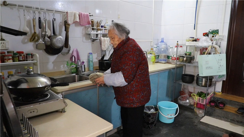 疫情期间一线群众抗击疫情,疫情防控依靠群众