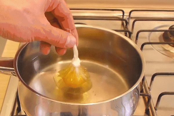 马桶堵了保鲜膜真的可以疏通吗,马桶堵了盖上薄膜