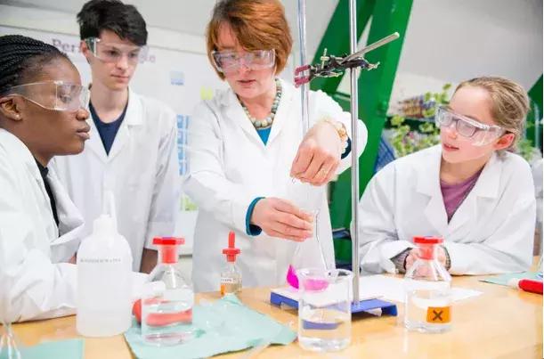 捷报：疏桐教育与英国博思中学成为官方指定合作伙伴！