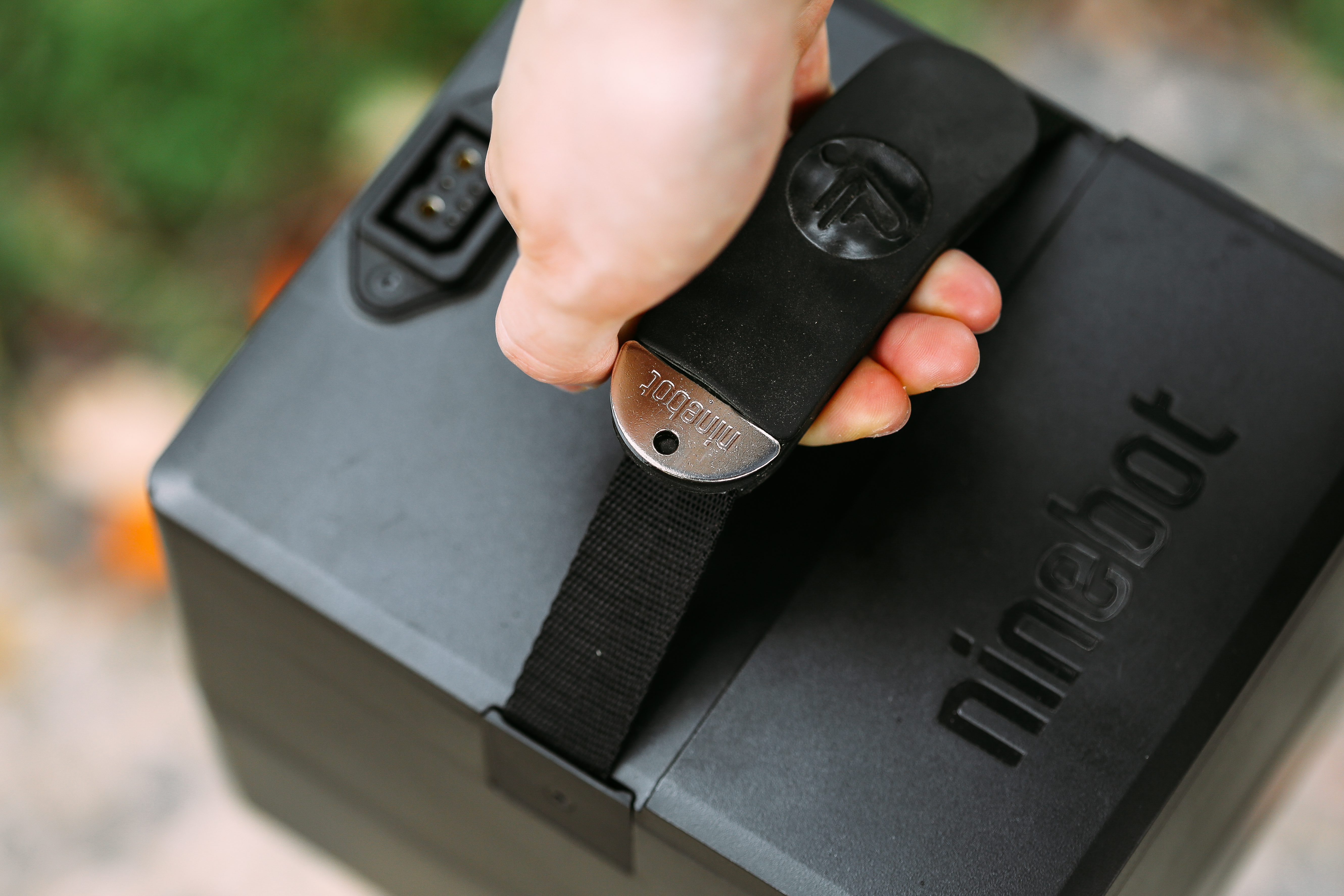 九号电动车新linefriends联名款,九号电动车a40缺点