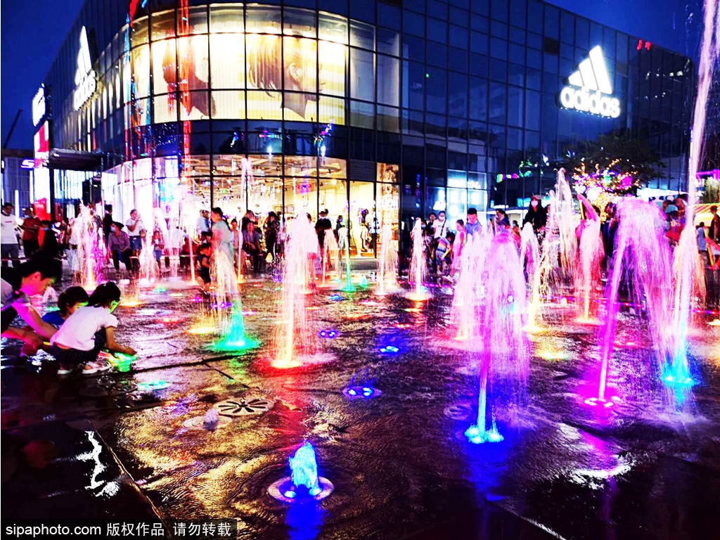 夜生活的北京三里屯,北京夜晚三里屯攻略