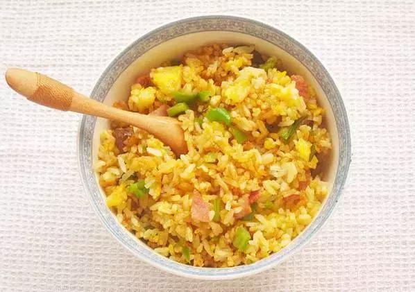 美味蛋炒饭的家常做法,美味好吃的蛋炒饭怎么做
