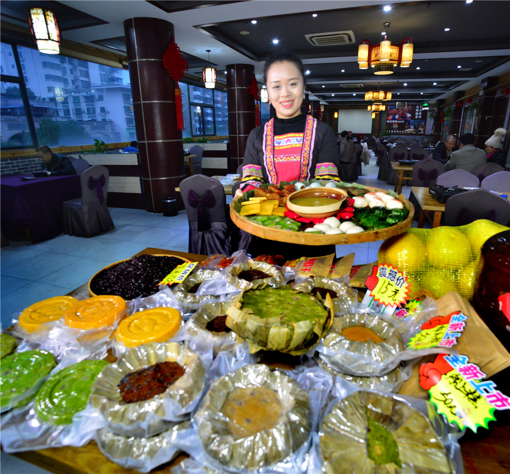 桂林藏在山洞里的油茶店,桂林开在半山腰的油茶店