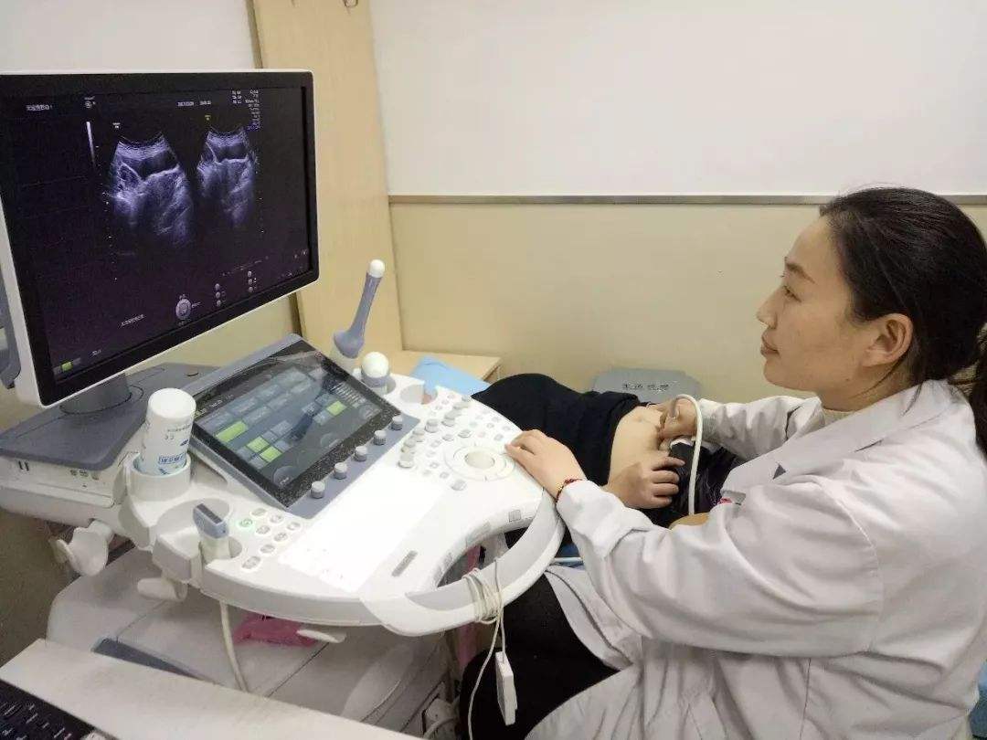 卵巢多囊综合征症状,多囊卵巢综合征有什么症状啊