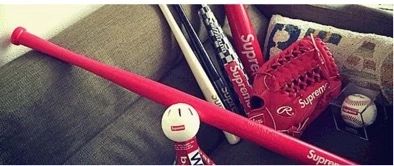 一块红砖打上LOGO卖出天价,顶级潮牌是这么打造的