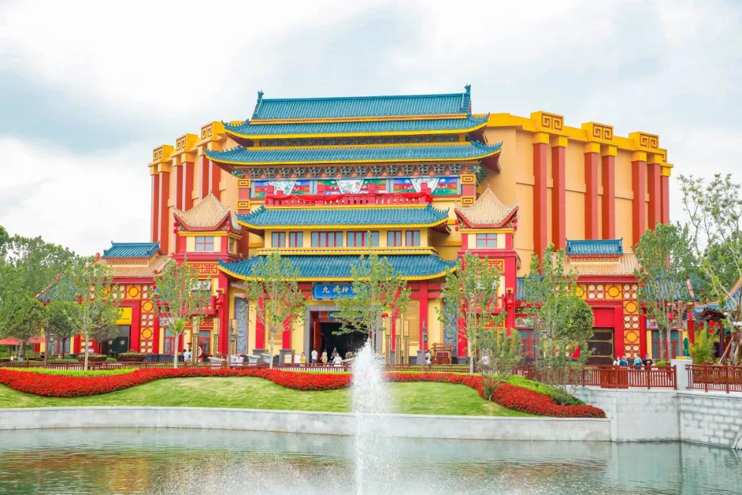 自贡方特和绵阳方特,绵阳方特跟自贡方特哪个大