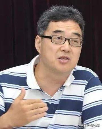 万达索赔悔约球员,万达足球队争议判罚视频