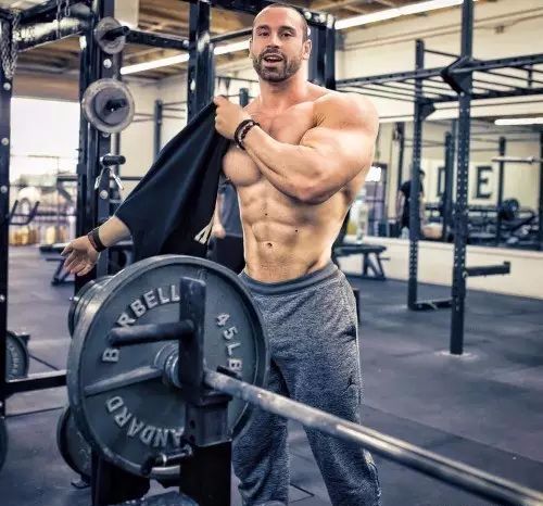 健身每个部位一周练几次最好,一个星期练两次练什么部位好