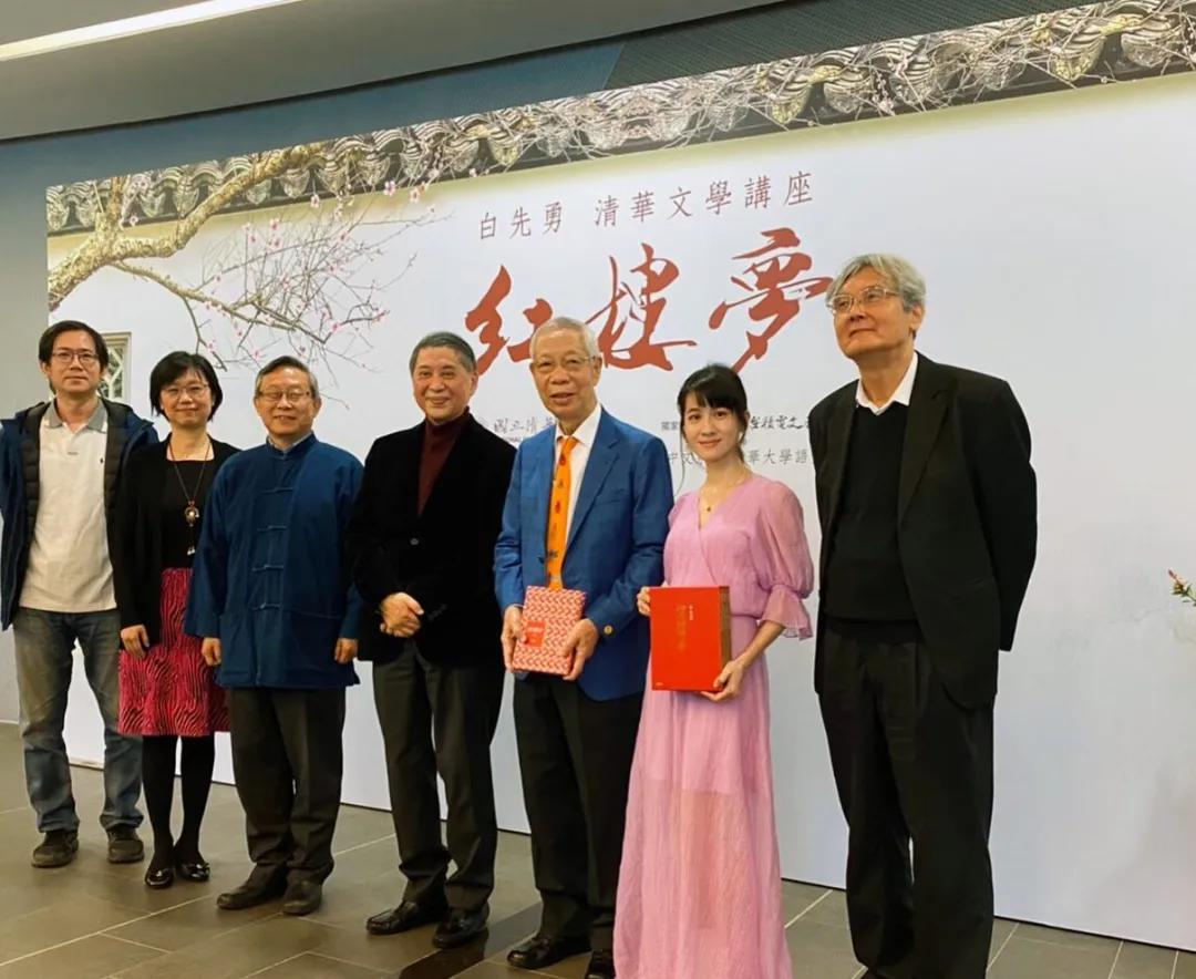 为什么台湾女明星多出文艺女青年？