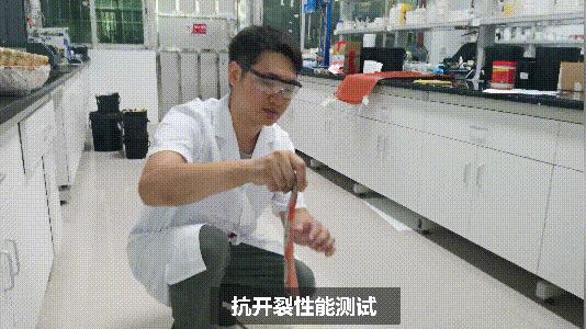 滴水不漏的建筑“雨衣”∣吉美帮红橡胶屋面外露专用防水评测