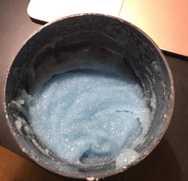 鸡皮肤和背后痘痘用什么磨砂膏,干燥长痘痘适合什么磨砂膏