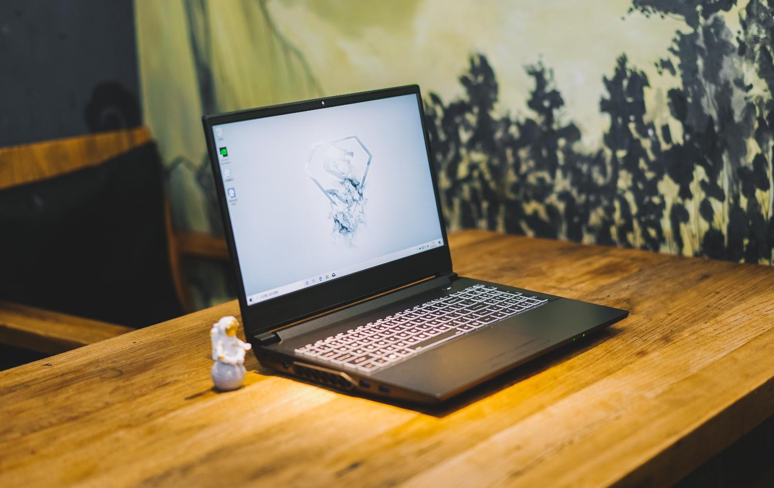 炫龙m7-e8s3怎么样,炫龙m7e6s3优缺点