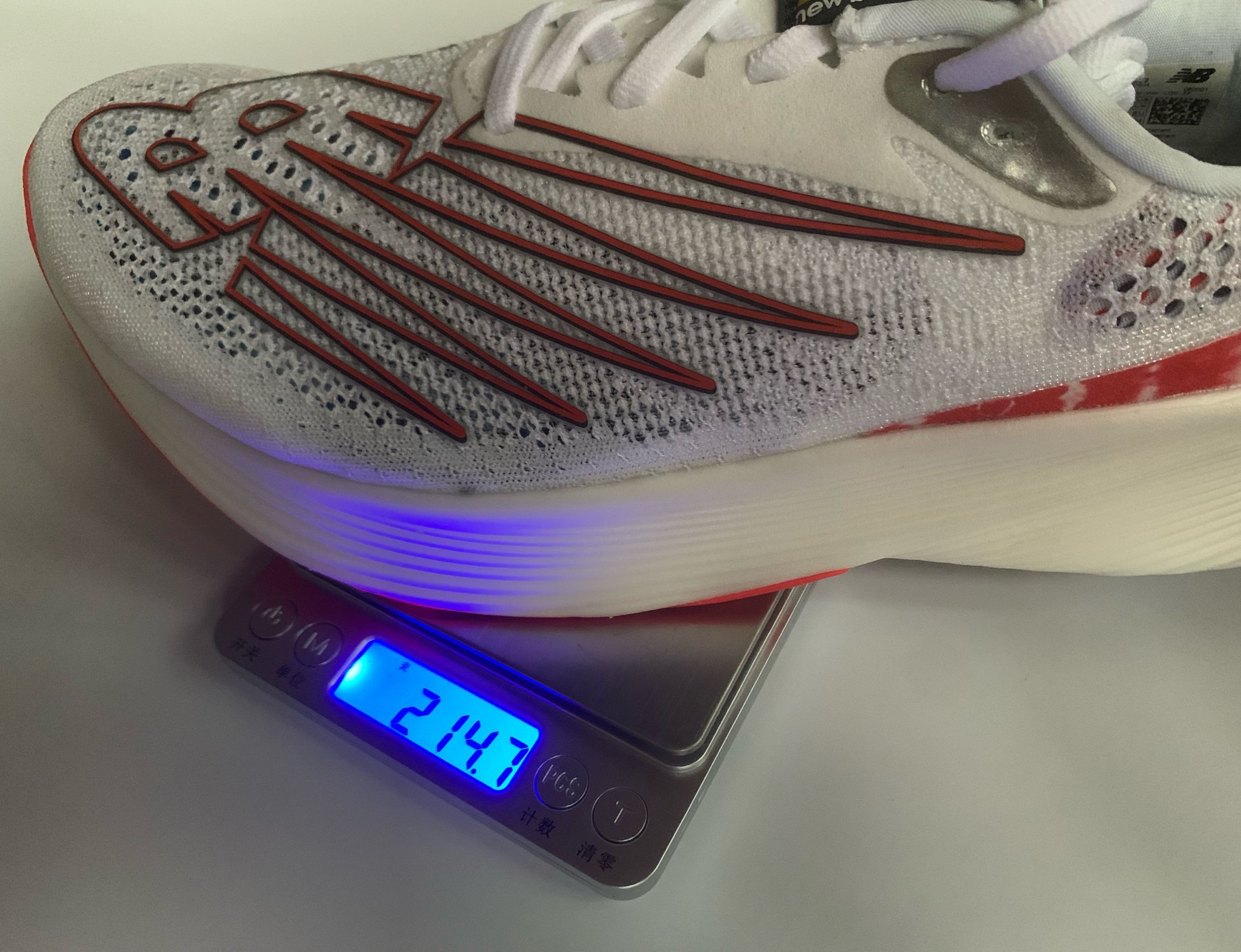 nbfuelcellrcelitev2跑鞋真实测评,nb高颜值复古跑鞋