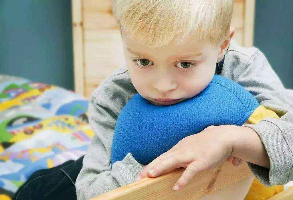 宝宝的o型腿一般会在多大消失,宝宝过早的站立会影响宝宝o型腿