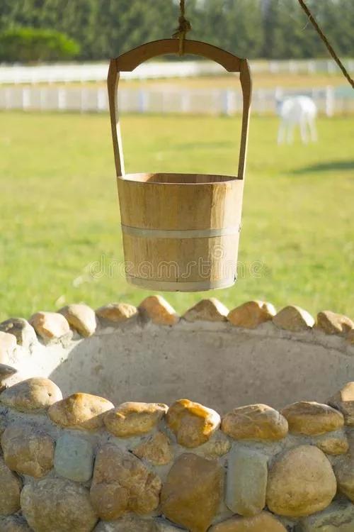 农村打的水井刚开始为什么是浑水,老水井能打出水吗