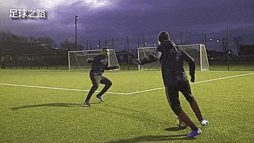 足球比赛中的防守原则有哪些,防守原则足球