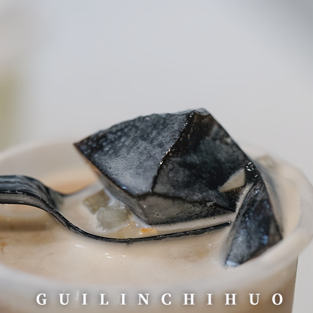 桂林奶茶店探店拍照,性冷淡风奶茶店拍照墙布置