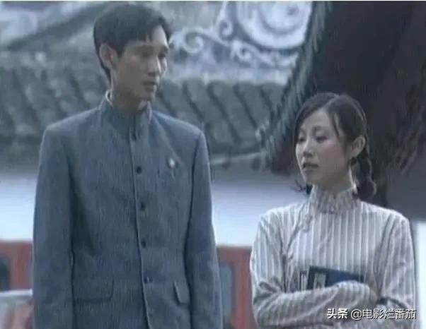 王劲松演蒋介石全身像,王劲松扮演蒋介石像吗