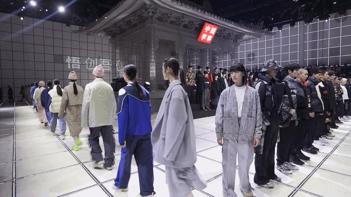 韩国爱豆同款羽绒服,爱豆同款平价羽绒服店铺