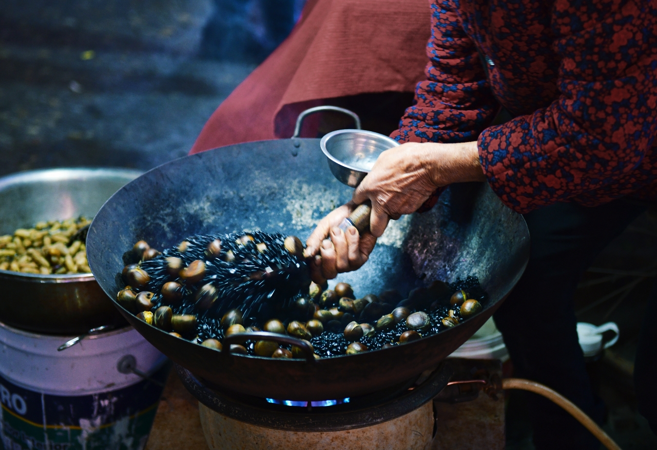 成都建设路美食街和春熙路哪个好,探寻成都更具特色的美食街