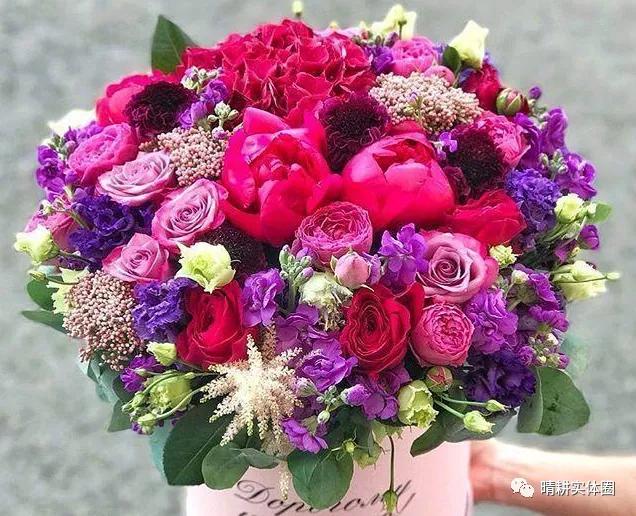 卖鲜花的创意广告词发朋友圈,鲜花店发朋友圈的文案