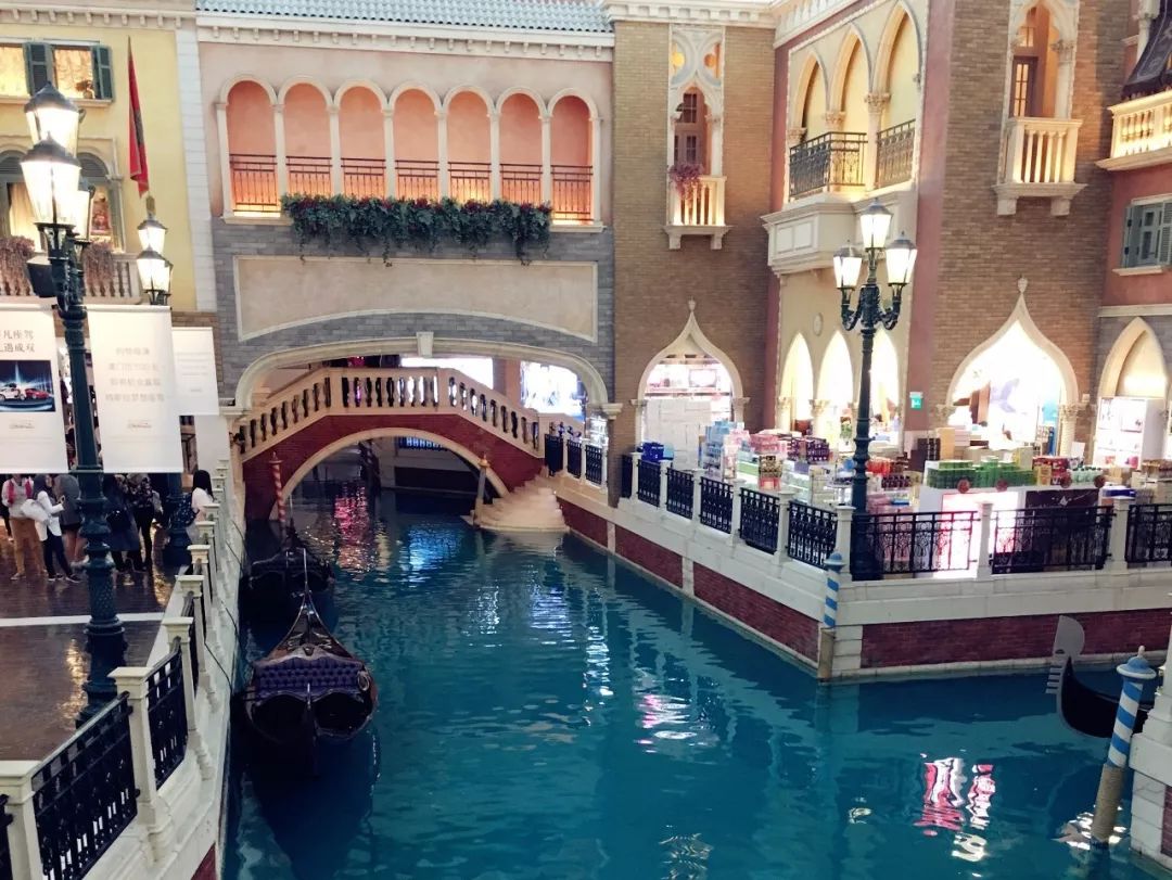 香港澳门哪个更好,香港澳门好申请吗