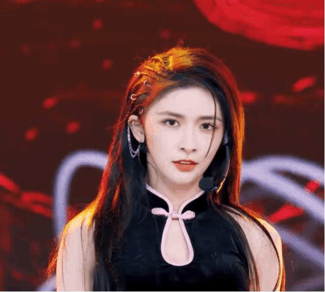 27岁离异少妇,D杯胸、小蛮腰让直男扛不住了....