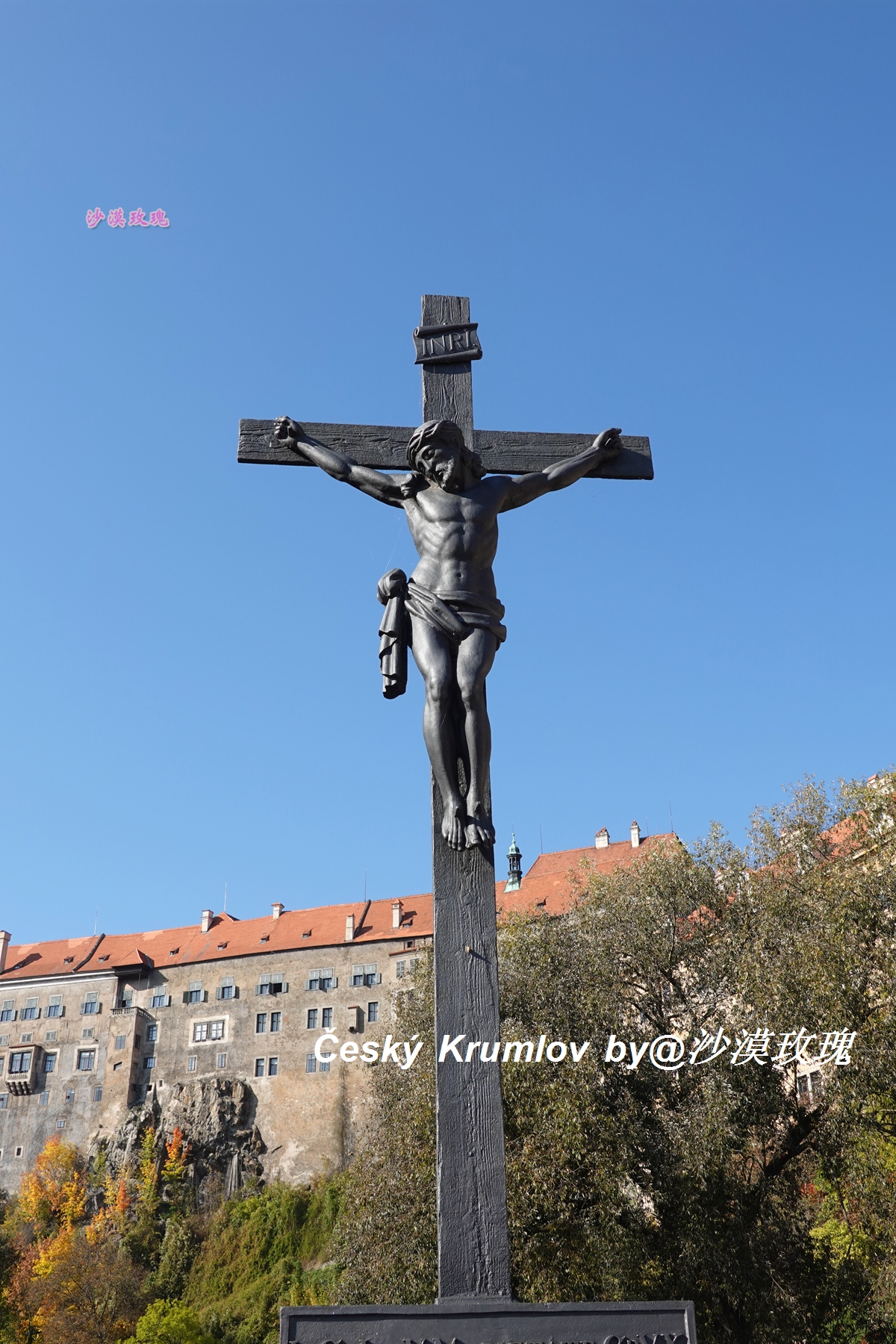 在有“捷克的丽江”之称的小镇,寻觅五瓣玫瑰的芳香