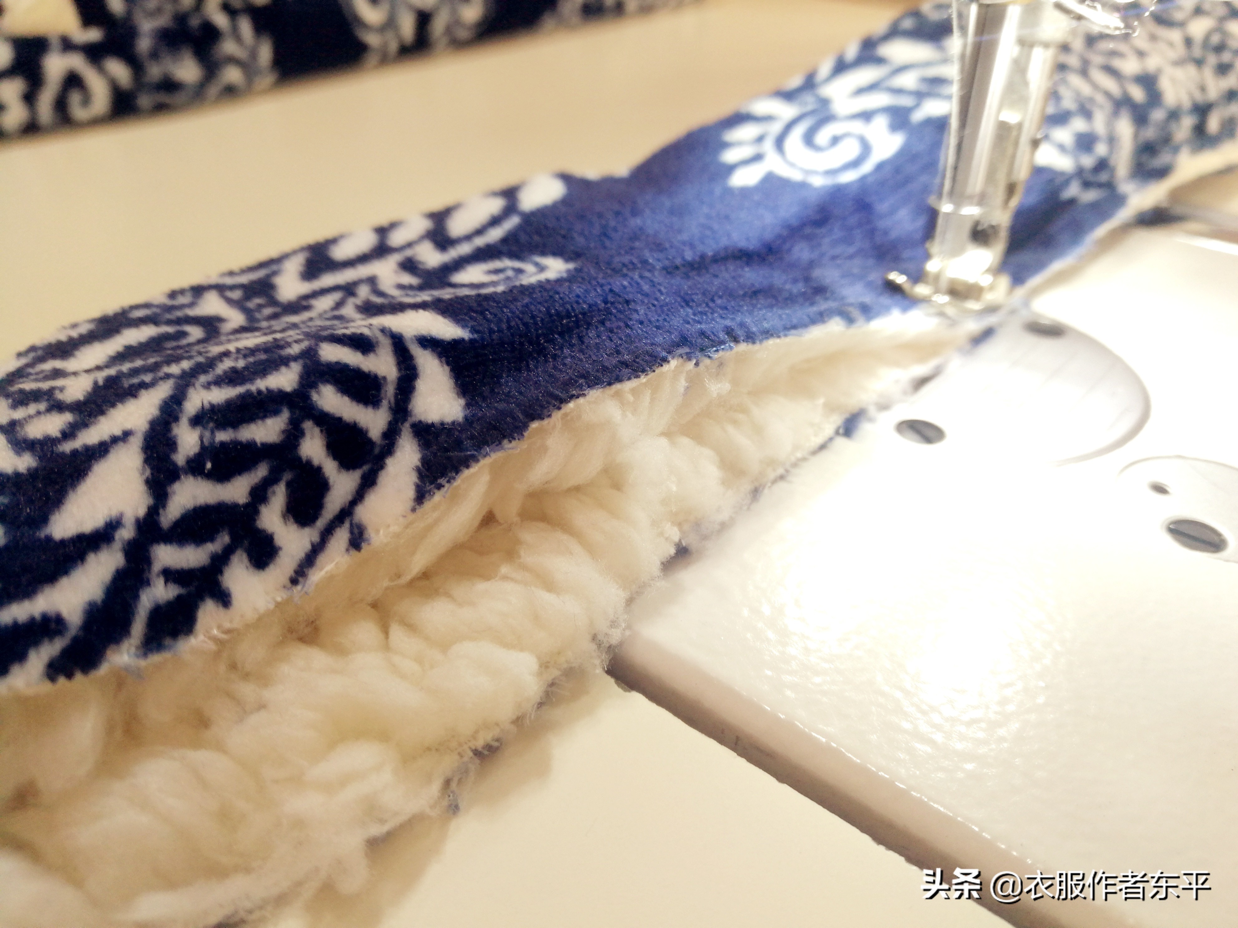 青花瓷半高领打底衫女,民族风青花瓷打底衫女款