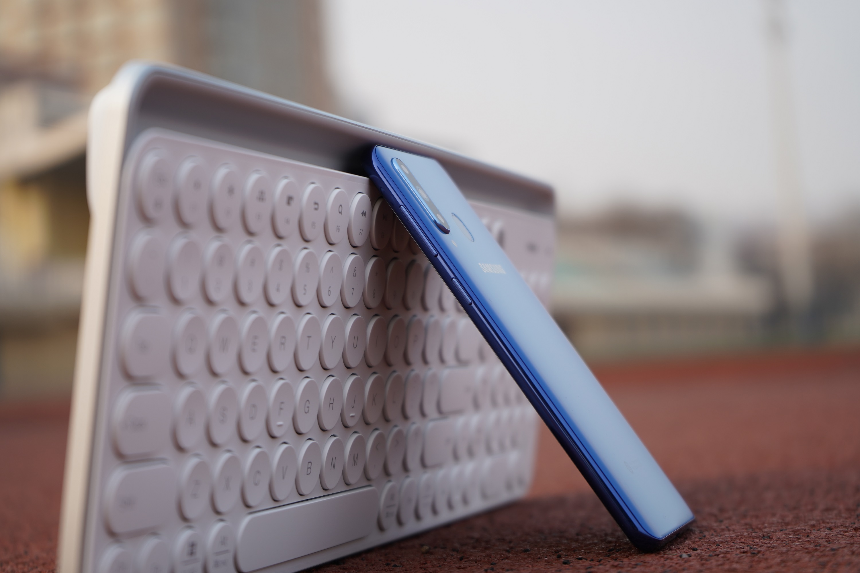 高颜值高质量的蓝牙键盘,米物双模键盘手感