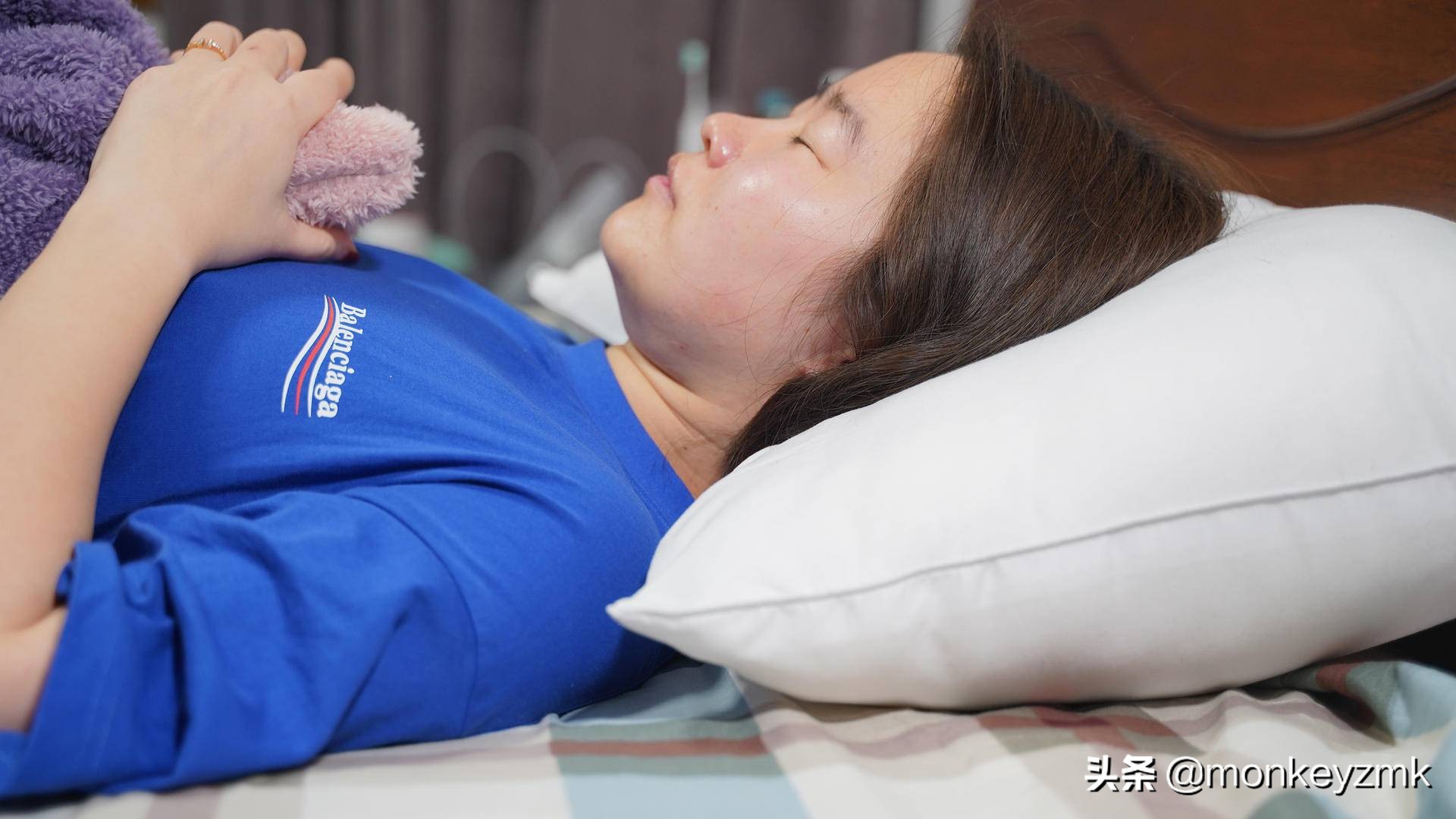 羽绒枕荞麦枕哪个贵,羽绒枕价格差距为什么那么大