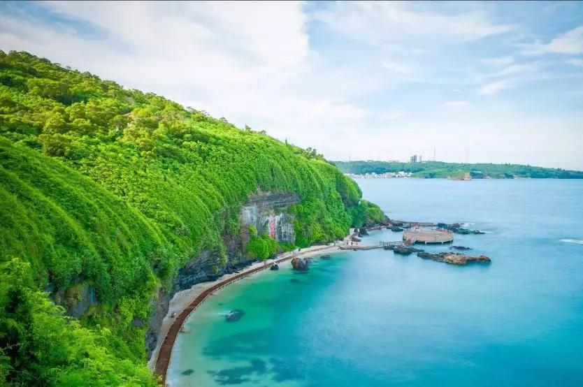 北海涠洲岛火山国家地质公园观赏,游览北海涠洲岛火山口地质公园