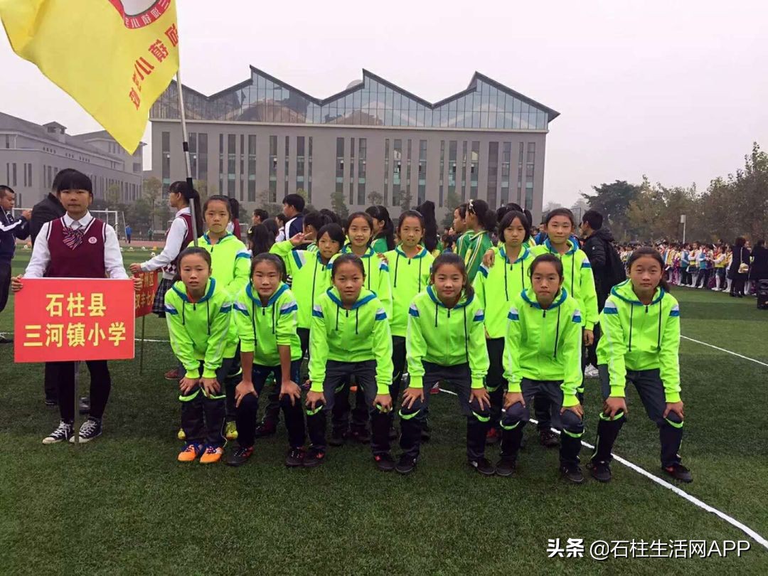 大山里面的儿童足球队,大山学校里的足球队