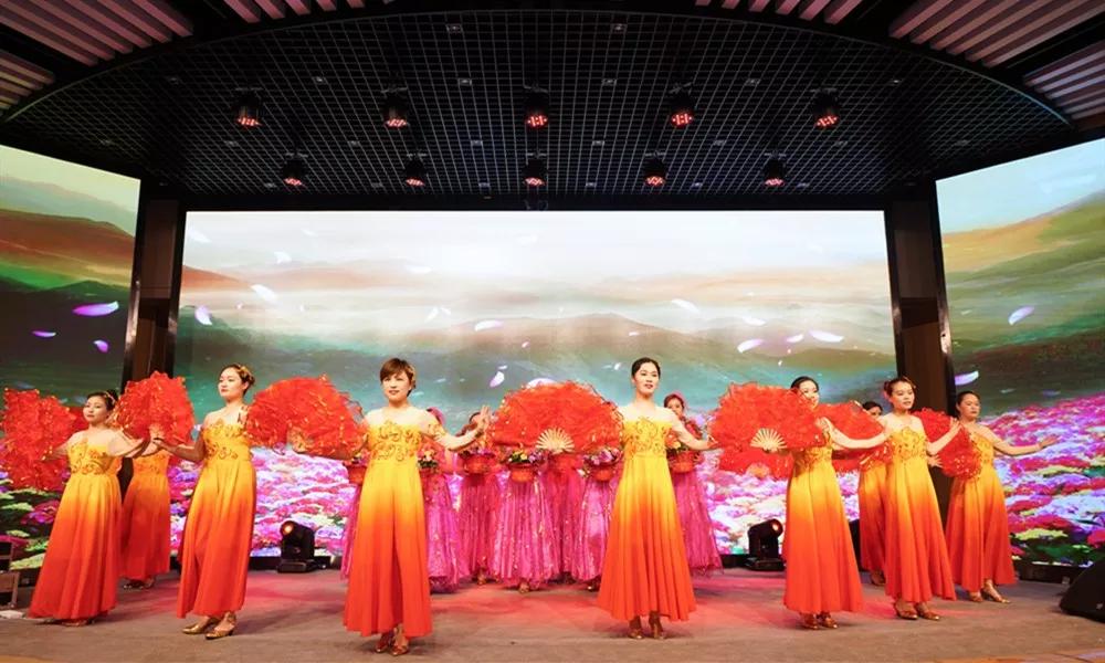 喜迎新年欢聚一堂共团圆,同心同行共创未来新春联欢会