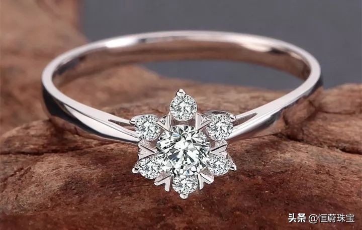 买钻戒省下来的钱,几分的钻石做钻戒最合适