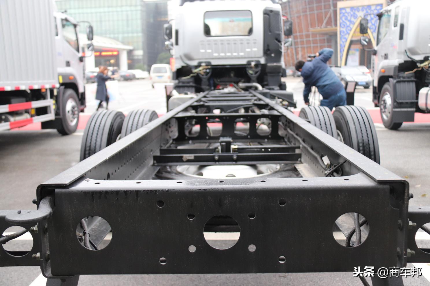 欧马可s5超级中卡,欧马可s5是几缸车