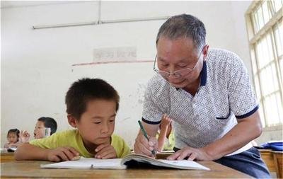 孩子成绩差老师骂家长不负责任,家长怎么处理孩子在学校被老师打