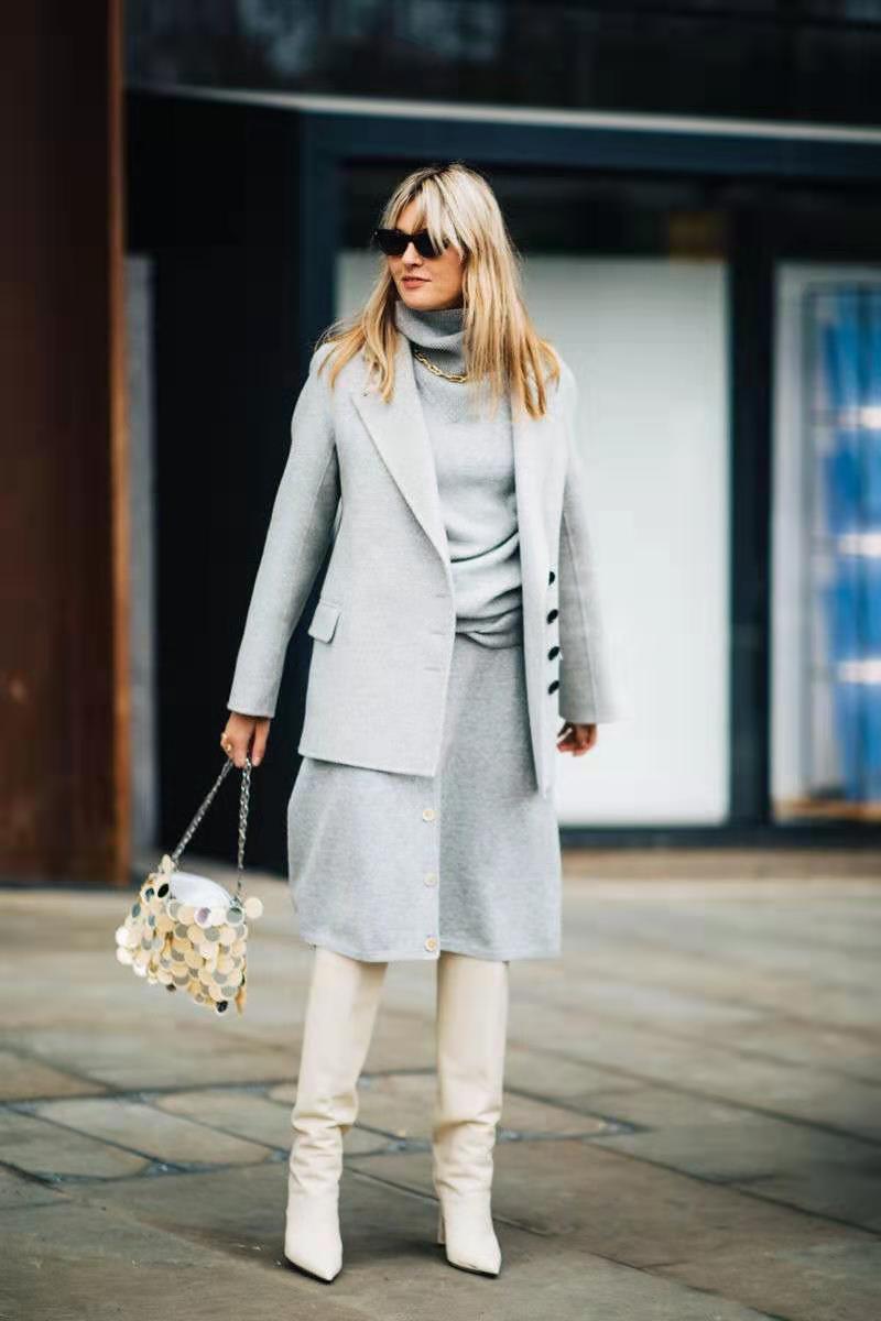 秋冬气质风衣西装搭配什么裤子,小西装vs长风衣到底怎么穿才时髦