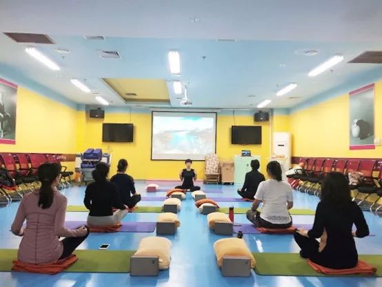 顺产和剖宫产都经历过的感受,剖宫产和顺产哪个疼