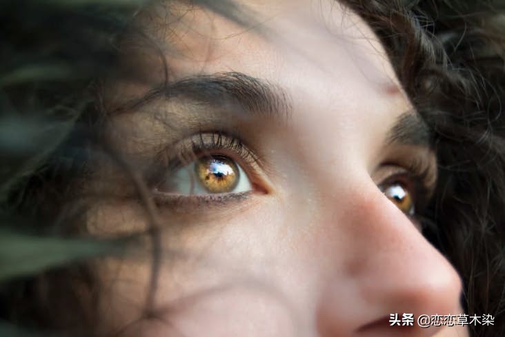 容易长粉刺的皮肤适合什么护肤品,脸上容易长闭口粉刺用什么护肤品