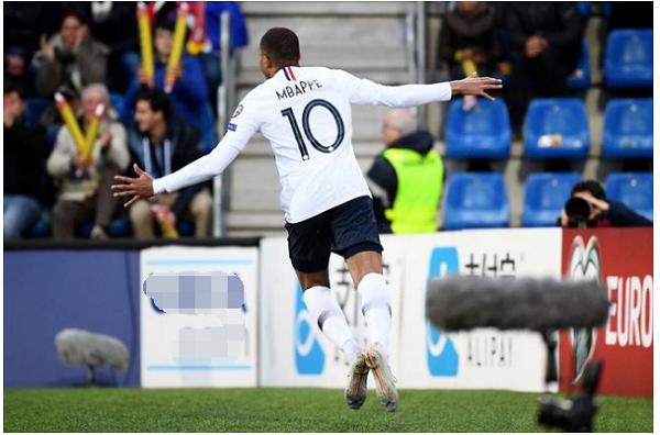 19岁的梅西c罗和姆巴佩谁更强,姆巴佩梅西c罗哪个实力更强