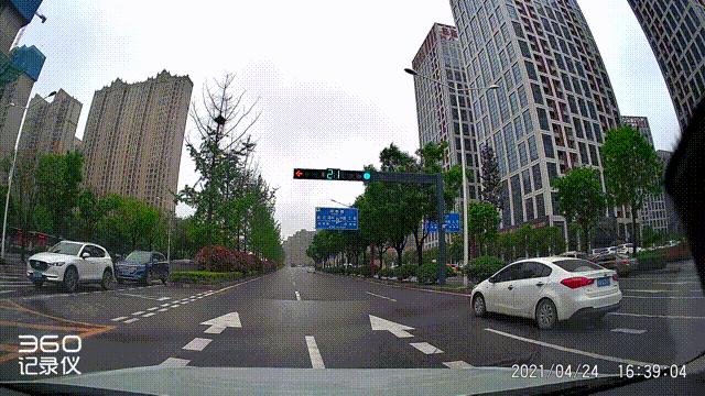 最值得购买的前后双录行车记录仪,什么品牌的全屏行车记录仪最好