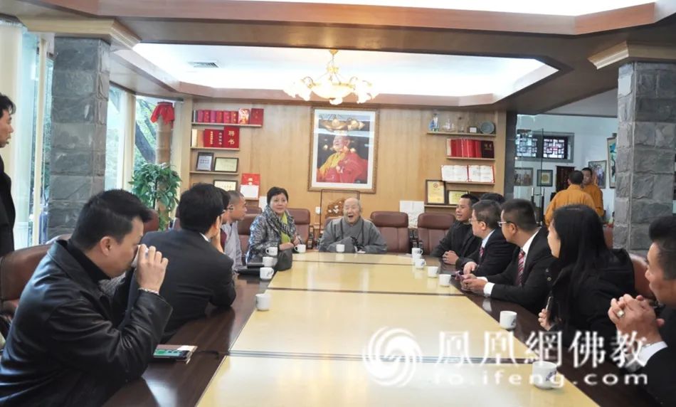 103岁高僧圆寂身影悬在空中,103岁高僧