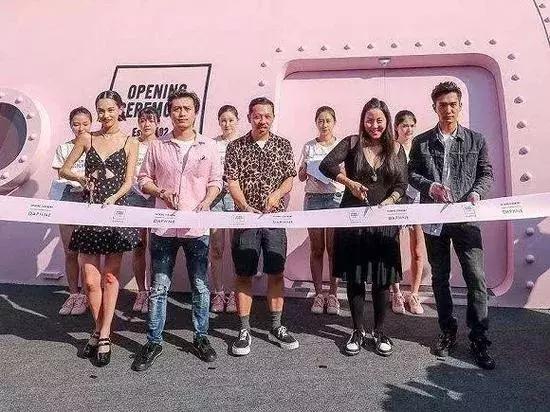 你有没有一双穿了很多年的鞋,达芙妮的鞋一般多少钱一双