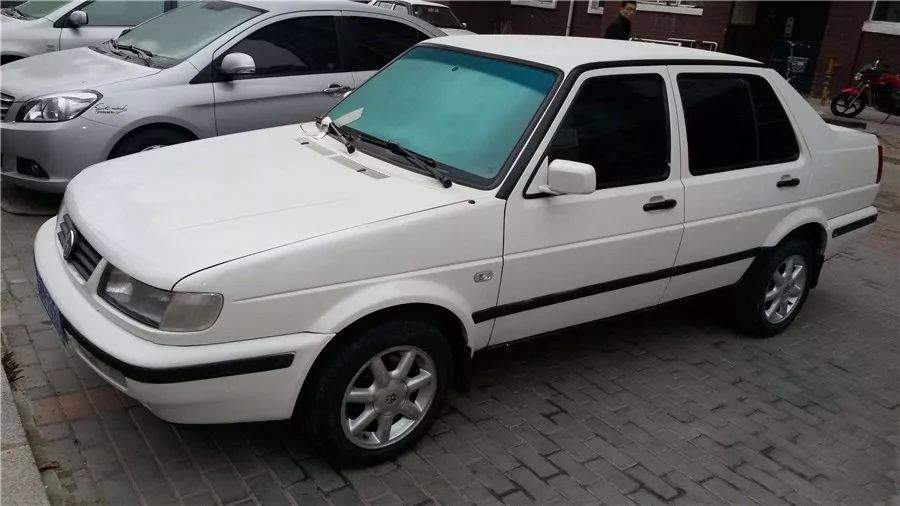 琥珀——难得的汽车题材剧目（上）