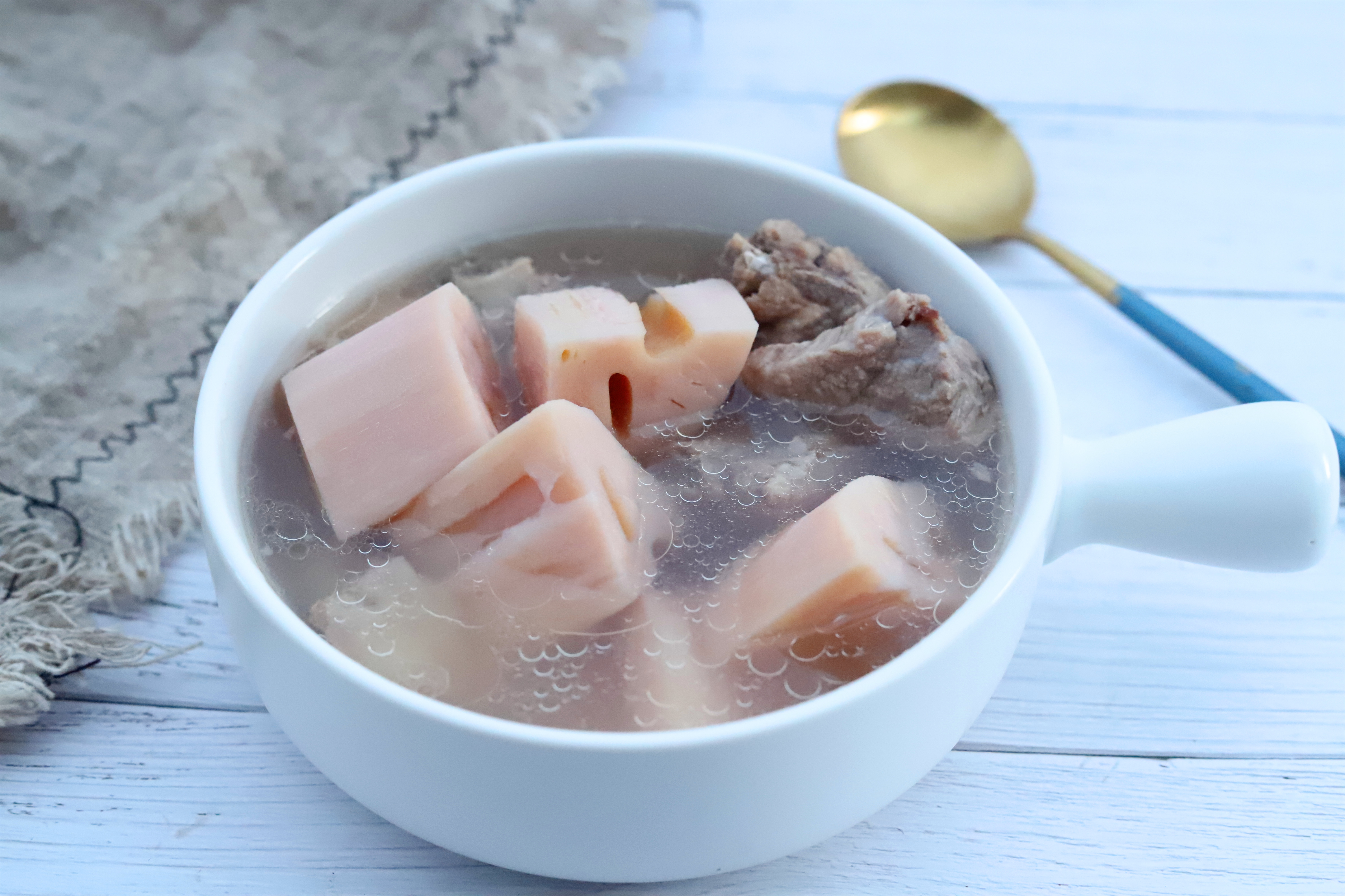 秋天多喝这个汤，宁心安神，香糯可口，营养美味不上火