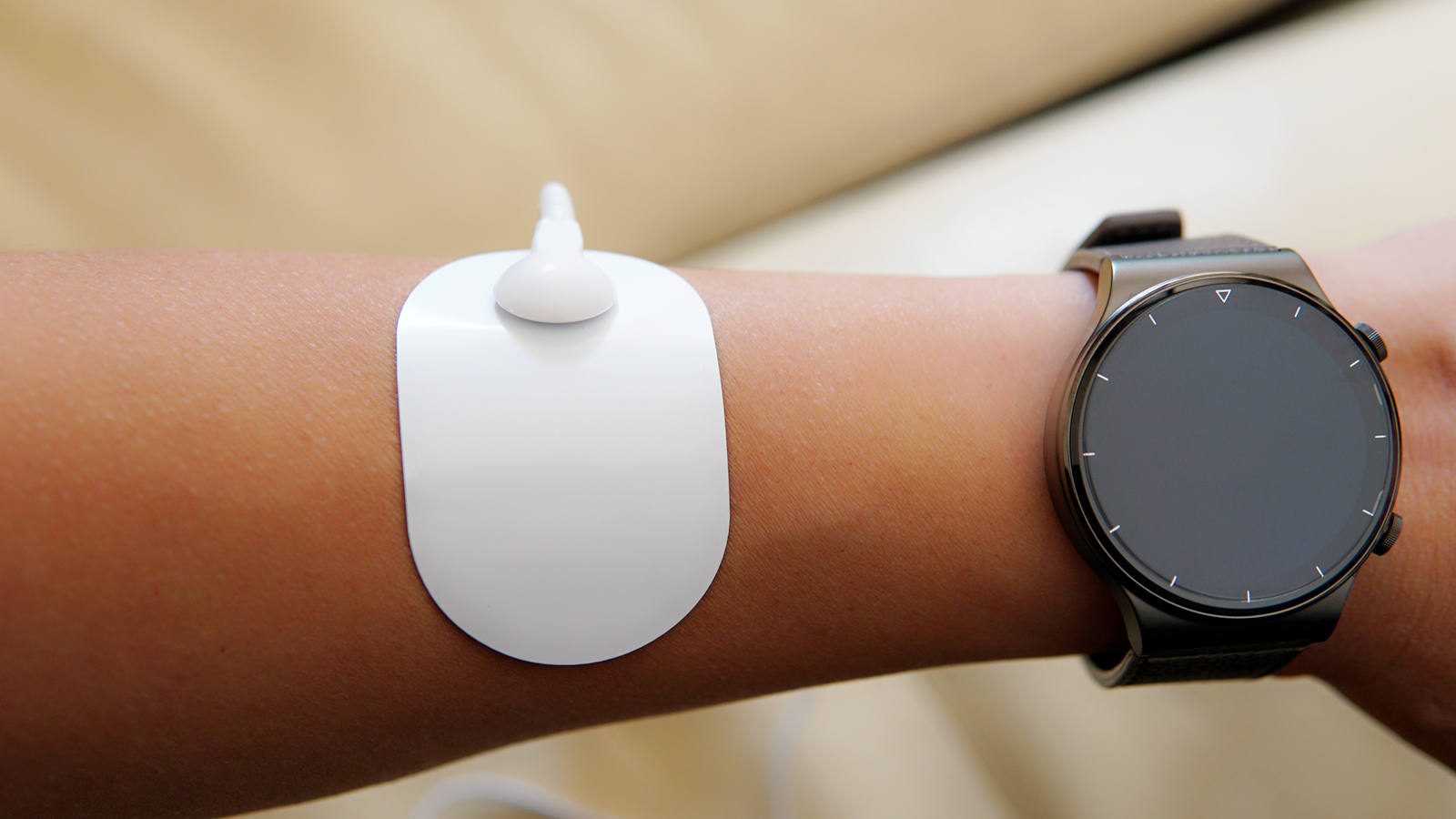 电动腰椎按摩器倍轻松,腰椎拉伸智能按摩器